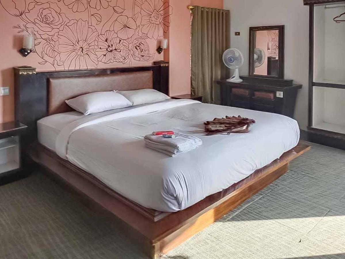 Hotel Ananda Syariah Redpartner Букіттінгі Екстер'єр фото