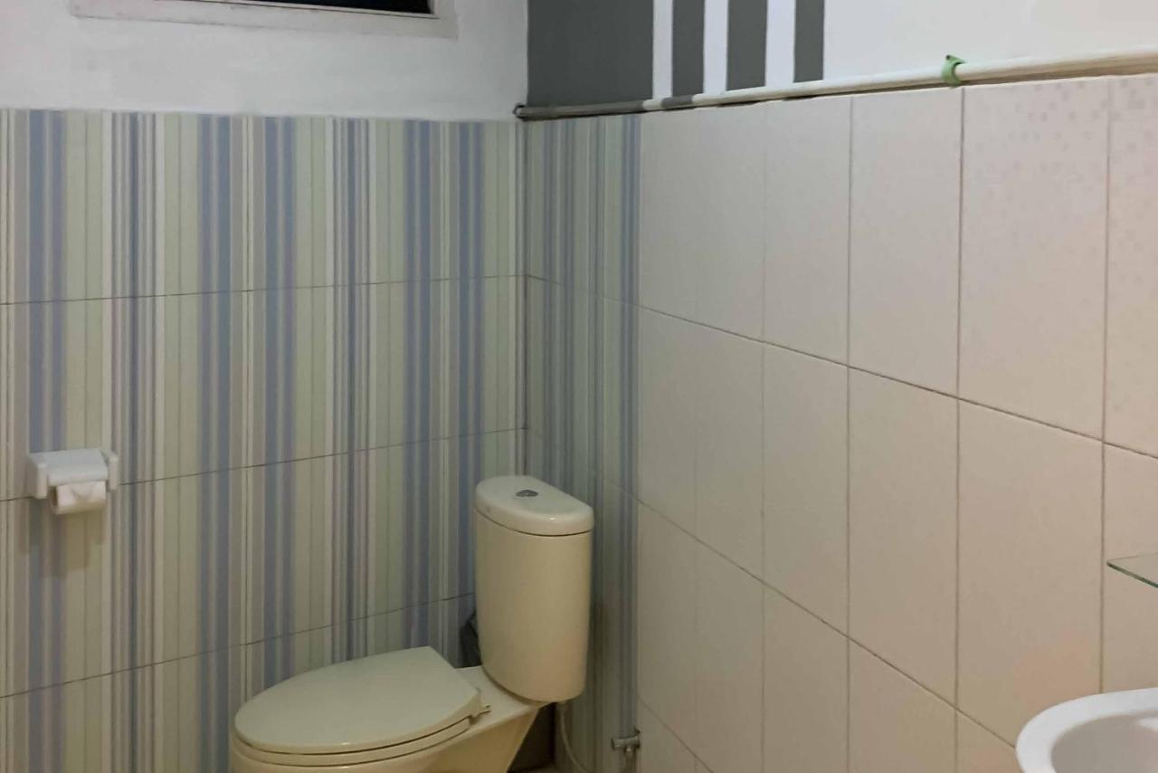 Hotel Ananda Syariah Redpartner Букіттінгі Екстер'єр фото
